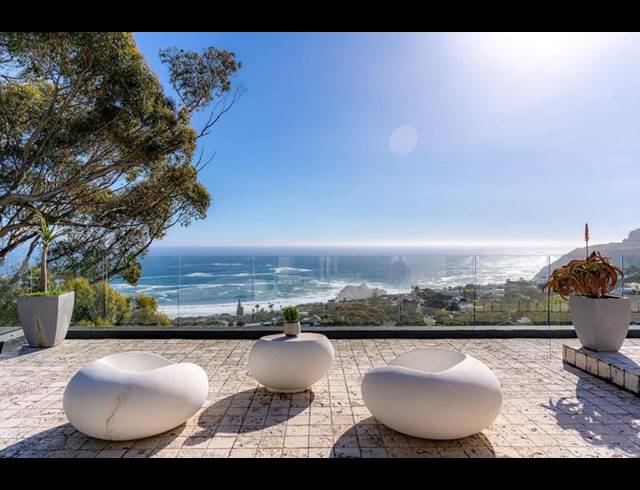8 BEDROOM HOUSE FOR SALE IN LLANDUDNO
